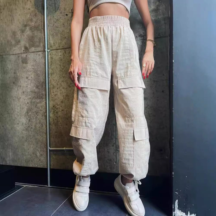 High-waisted elastic cargo pants for women with practical pockets Lune London