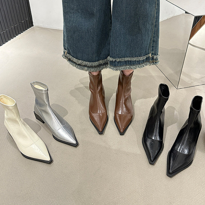Elegant boots for ladies with pointed toe and square heel Lune London