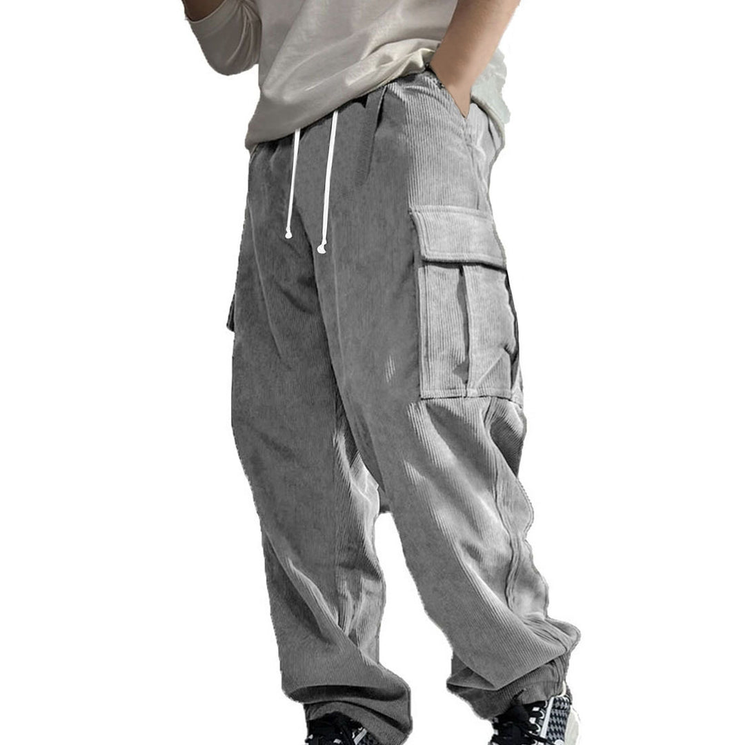 Men's cargo pants with a relaxed fit and versatile side pockets Lune London