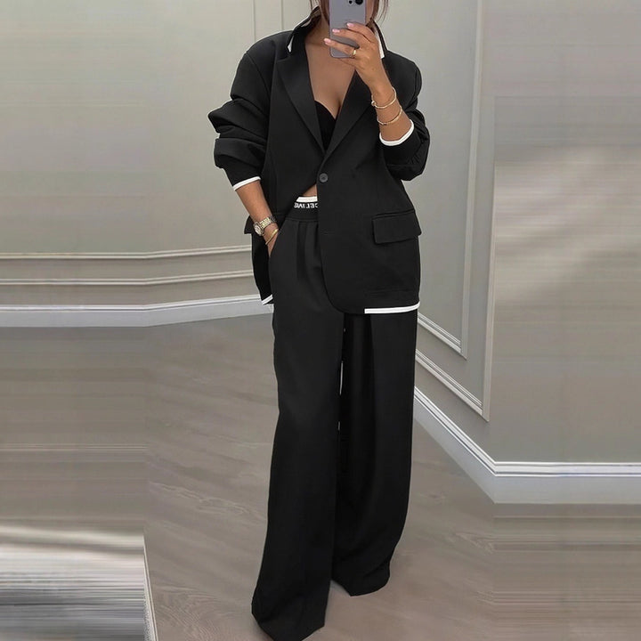 Ensemble blazer et pantalon élégant pour femmes avec coupe large et design moderne Chic & Stil