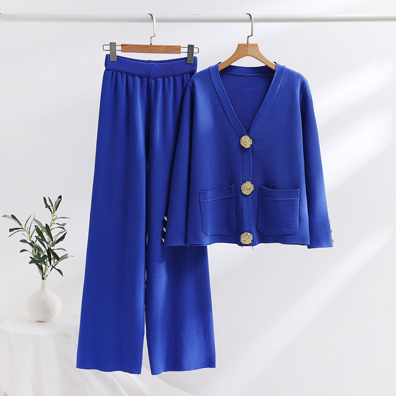 Elegant knitted lounge set for ladies with wide legs and beautiful buttons Lune London