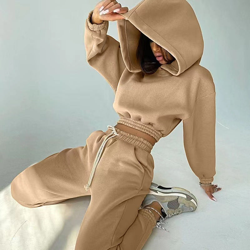 Sporty and casual hoodie set for women with a loose fit Lune London