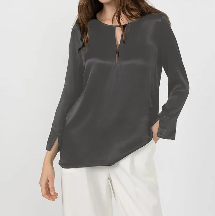 Ladies Elegant blouse with an innovative opening design and a cozy material Lune London