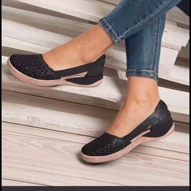 Breathable casual shoes for women with closed heel Lune London