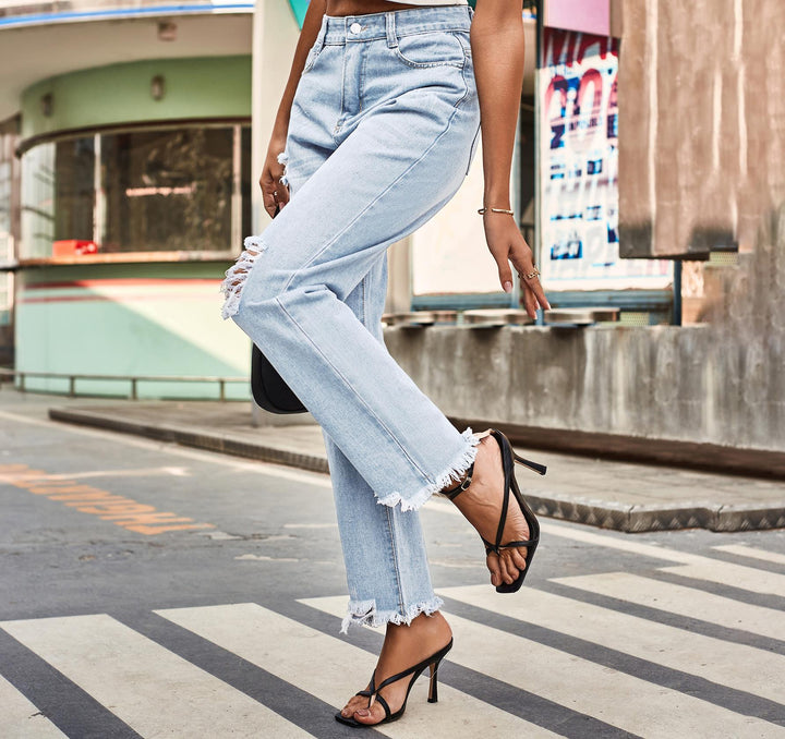 Destroyed jeans for women in a modern boyfriend cut with frayed details Lune London