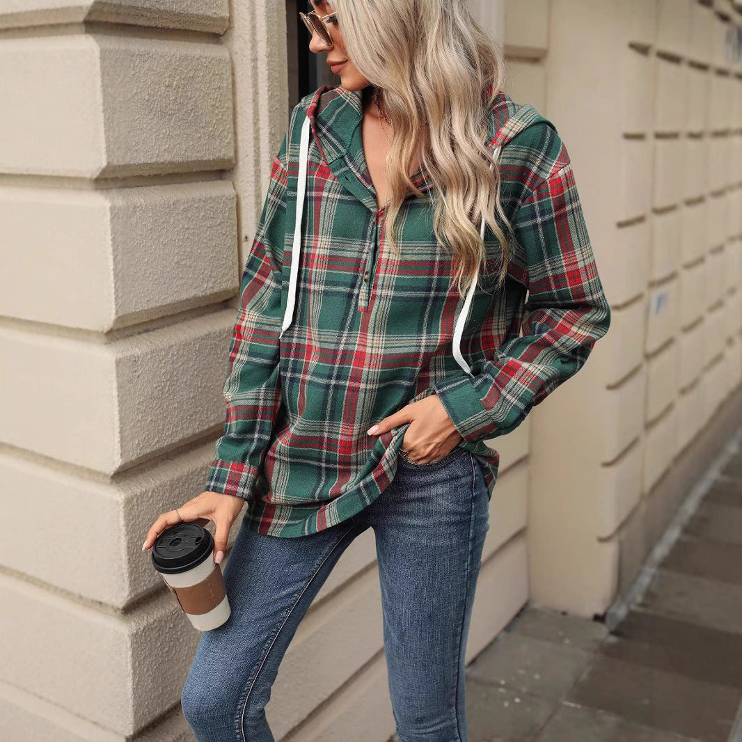 Checkered hooded blouse for women with practical button details and a relaxed fit Lune London