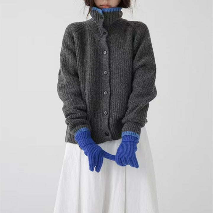 Cardigan femme avec col montant tendance et détails de boutons décoratifs Chic & Stil