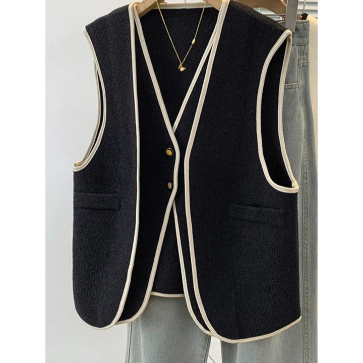 Women's soft fleece vest with an elegant V-neck and chic style pockets