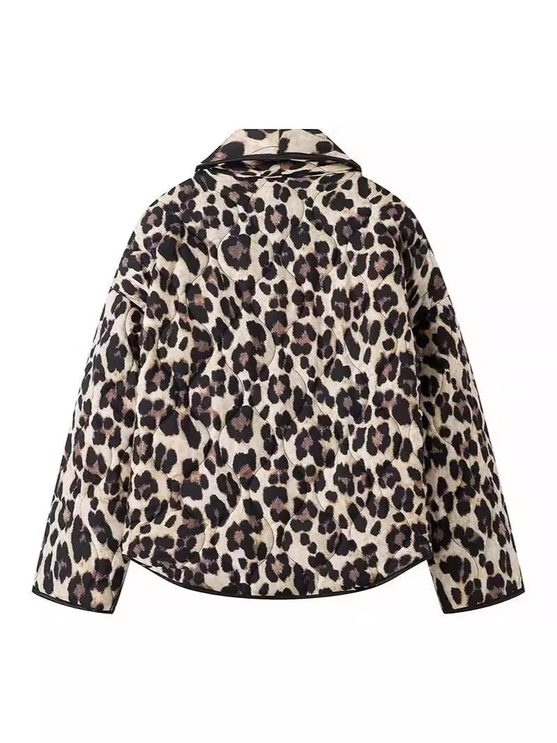 Leo women's fashionable jacket in a relaxed fit with practical pockets Lune London