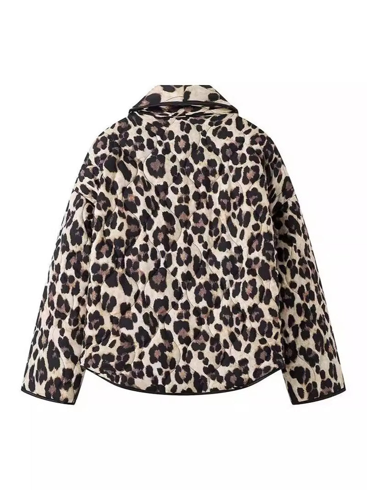 Leo women's fashionable jacket in a relaxed fit with practical pockets Lune London