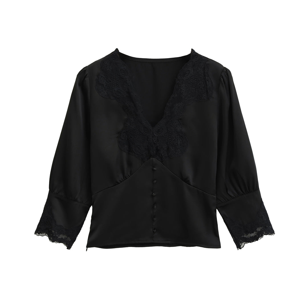 Elegant ladies blouse with lace accents Lune London