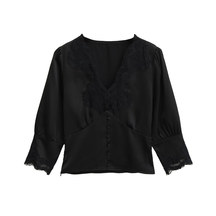 Elegant ladies blouse with lace accents Lune London