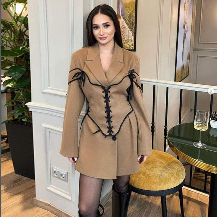 Chic and stylish tailored blazer for women