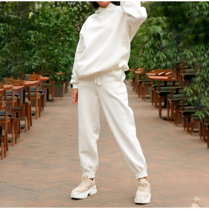 Casual women's jogging set in soft material with elastic waistband Lune London