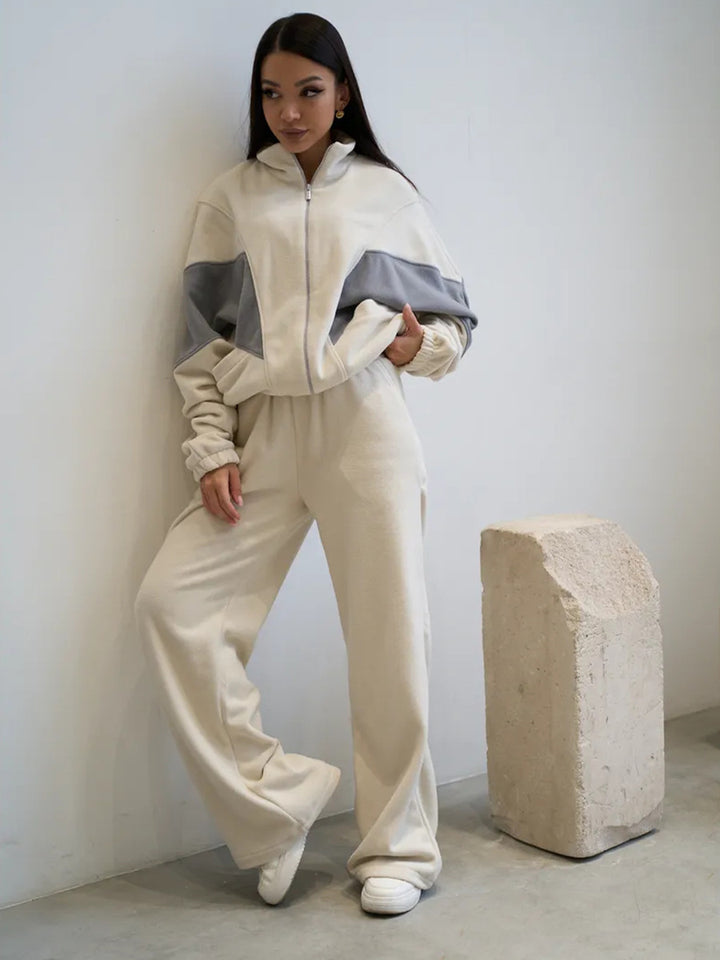 Women's Sporty Fleece Set with High Collar and Loose Pants Chic & Stil