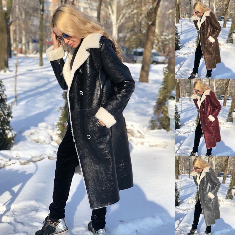 Elegant long coat for women with high-quality lamb collar and double row of buttons Lune London