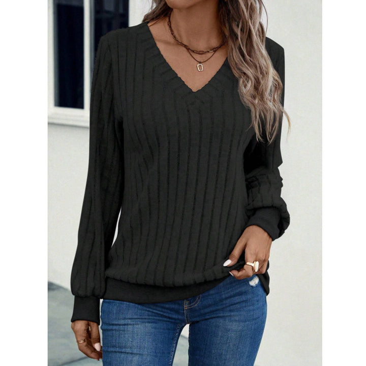 Women's sweater with V-neck and chic textured rib pattern
