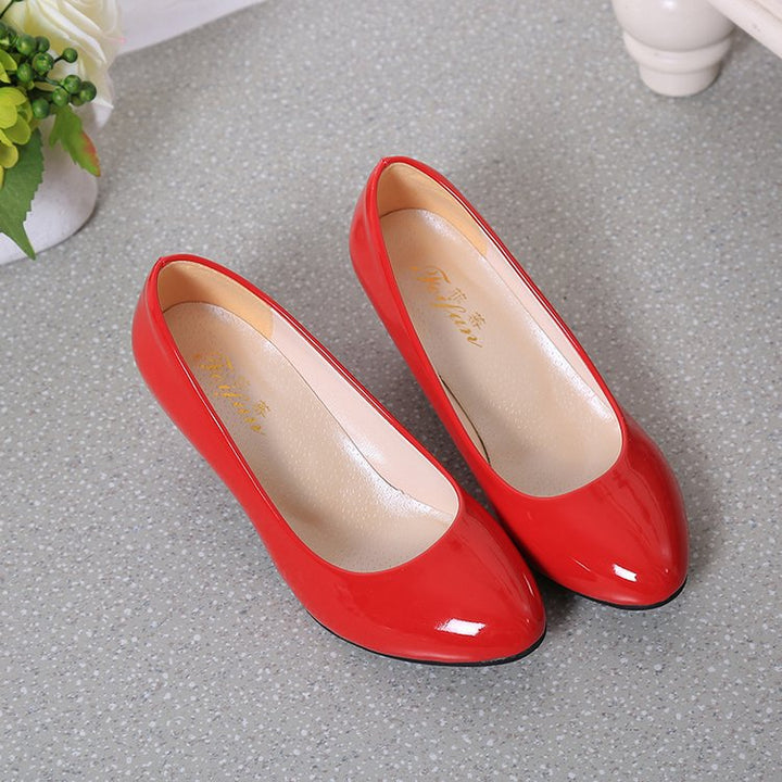 Women Elegant and Timeless Pumps Lune London