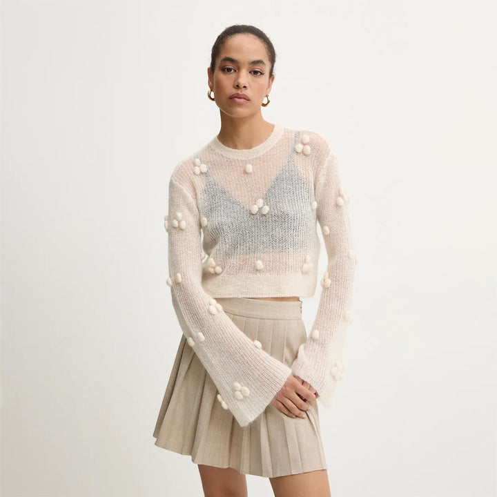 Fashion sweater for women with structured design and puff sleeves Lune London