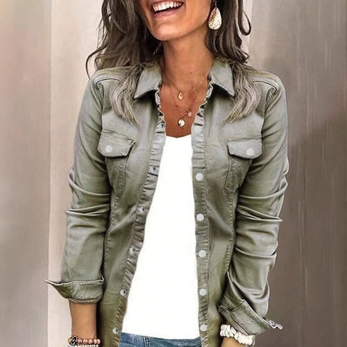 Veste chemise pour dames avec poches poitrine et détails de boutons élégants Chic & Stil