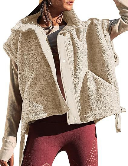 Women’s fleece cardigan with practical pockets and innovative design Lune London