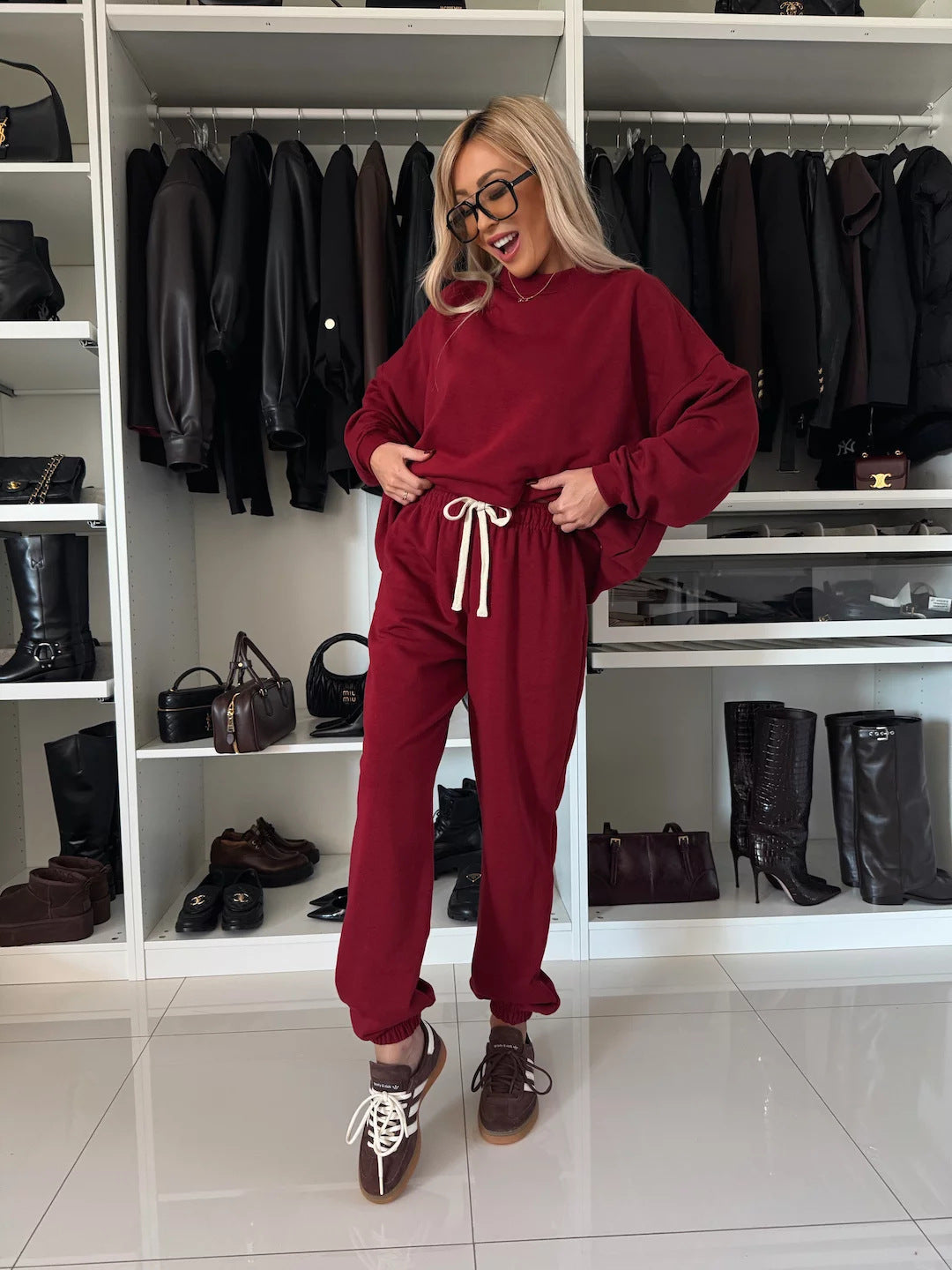 Women's casual tracksuit with elegant cut and comfortable fit Chic & Stil