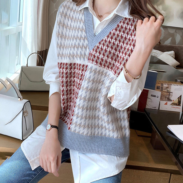 Ladies V-neck sweater with stylish color block design Lune London