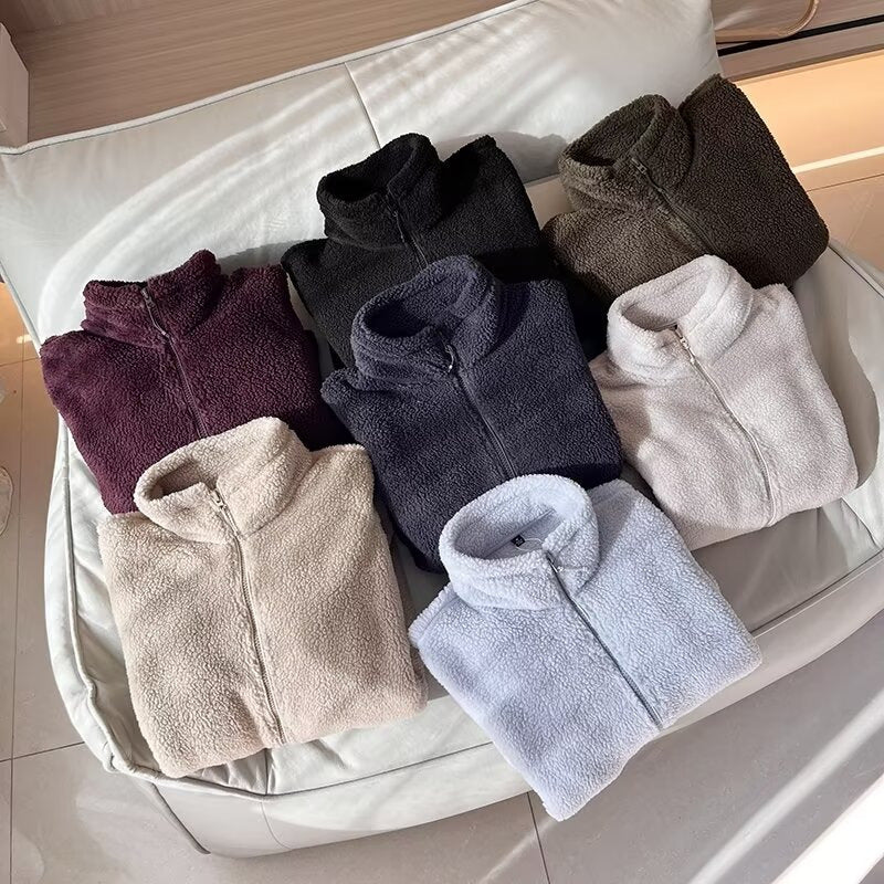 Veste en polaire pour femmes avec col haut et poches zippées pratiques Chic & Stil