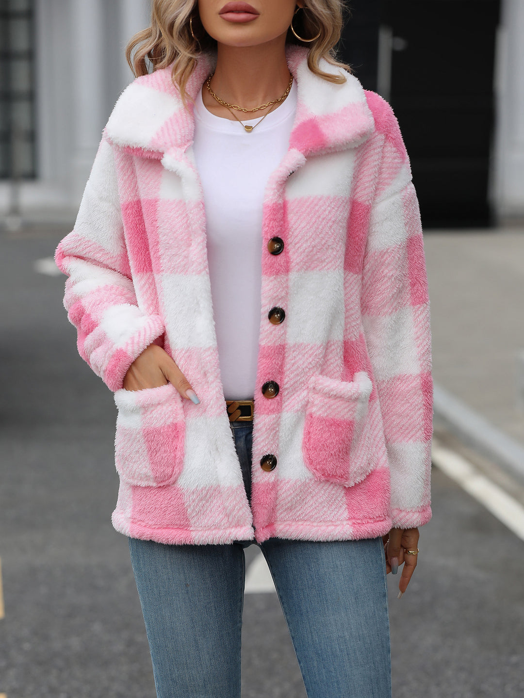 Lune London ladies plush jacket with a trendy check pattern and practical pockets