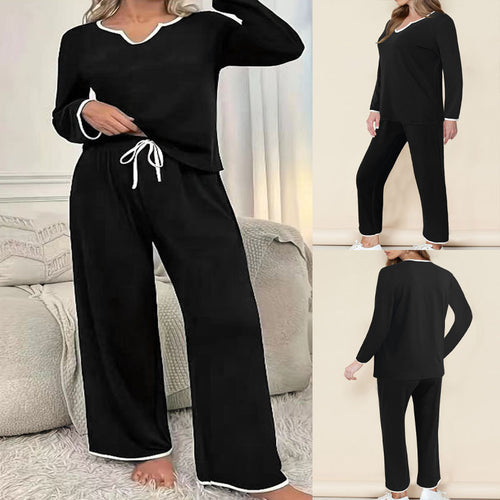 Women’s lounge set with elegant V-neck and contrasting details Lune London