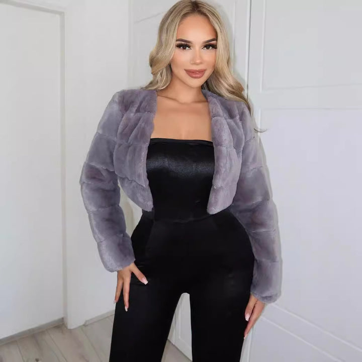 Short faux fur jacket for women with wide sleeves Lune London