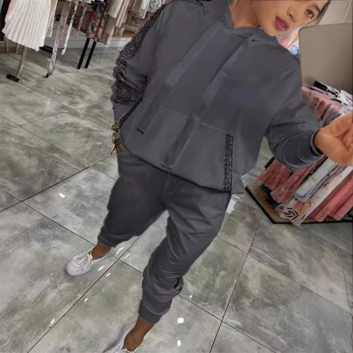 Trendy tracksuit set for women with glittering accents Lune London