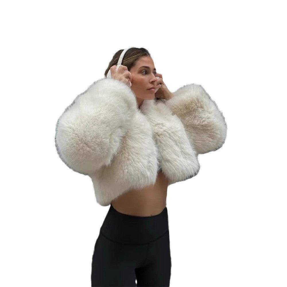 Short cozy jacket for women with voluminous sleeves Lune London