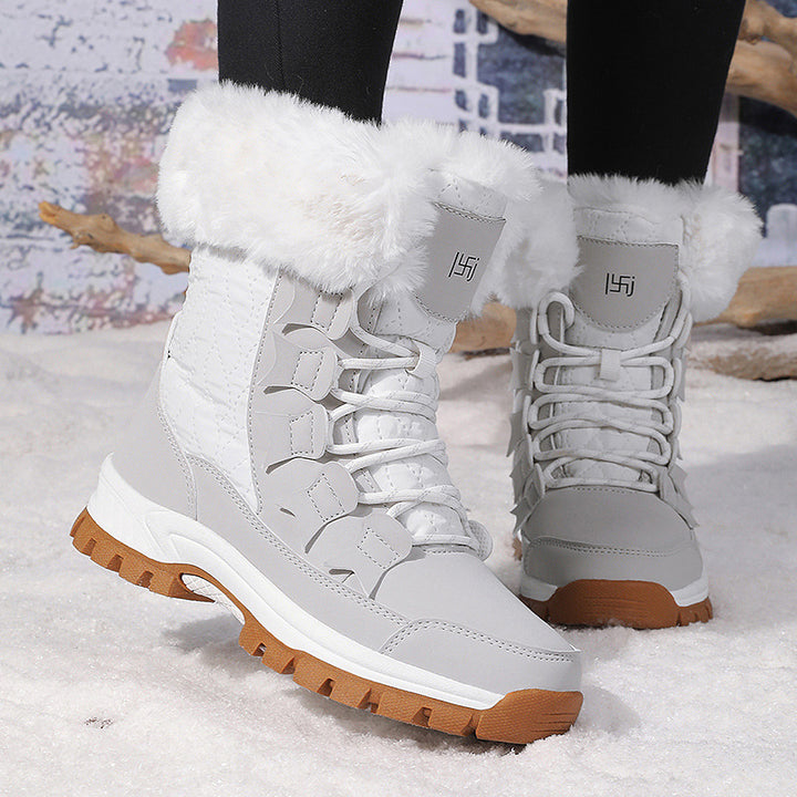 Winter boots for women with insulated faux fur collar and non-slip sole Lune London