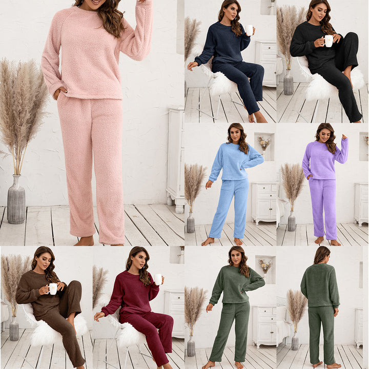 Cozy fleece pajama set for women with long sleeves and comfortable pants Lune London