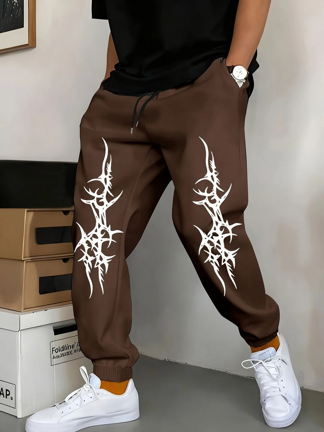 Men's Relaxed Fit Jogging Pants with Eye-Catching Graphic Design Chic & Stil