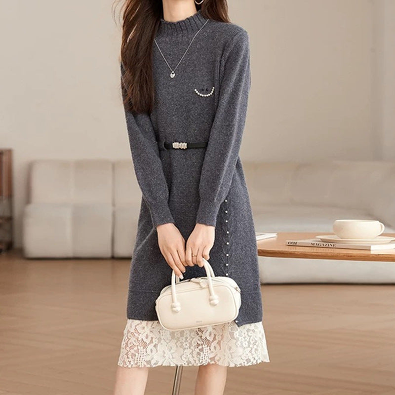 Robe en tricot pour femmes avec un élégant détail en dentelle et une ceinture à la taille Chic & Stil