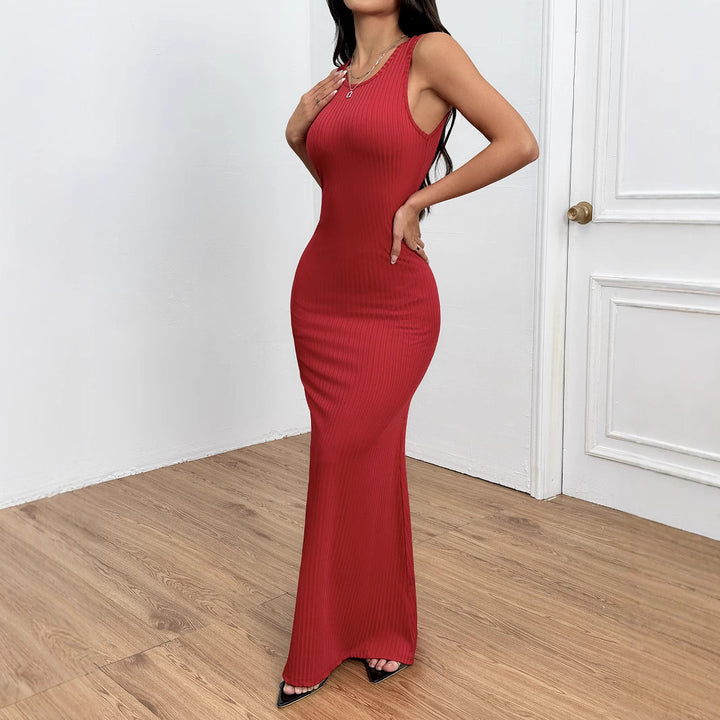 Robe maxi côtelée ajustée pour femmes avec élégante encolure ronde Chic & Stil