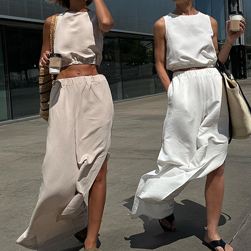 Elegant ladies jumpsuit with side slits and loose fit Lune London