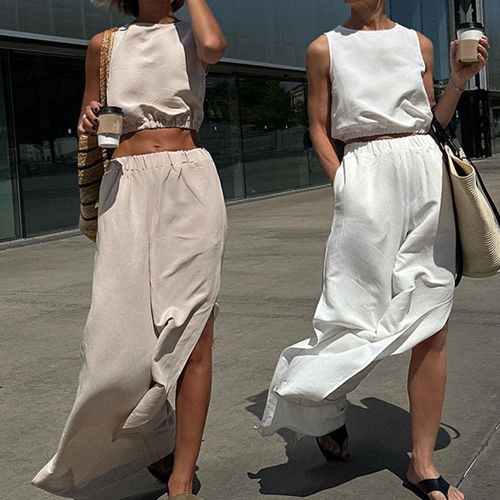 Elegant ladies jumpsuit with side slits and loose fit Lune London