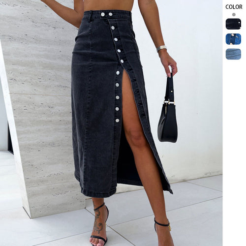 Jupe longue en denim pour femmes avec fente latérale et détails de boutons Chic & Stil