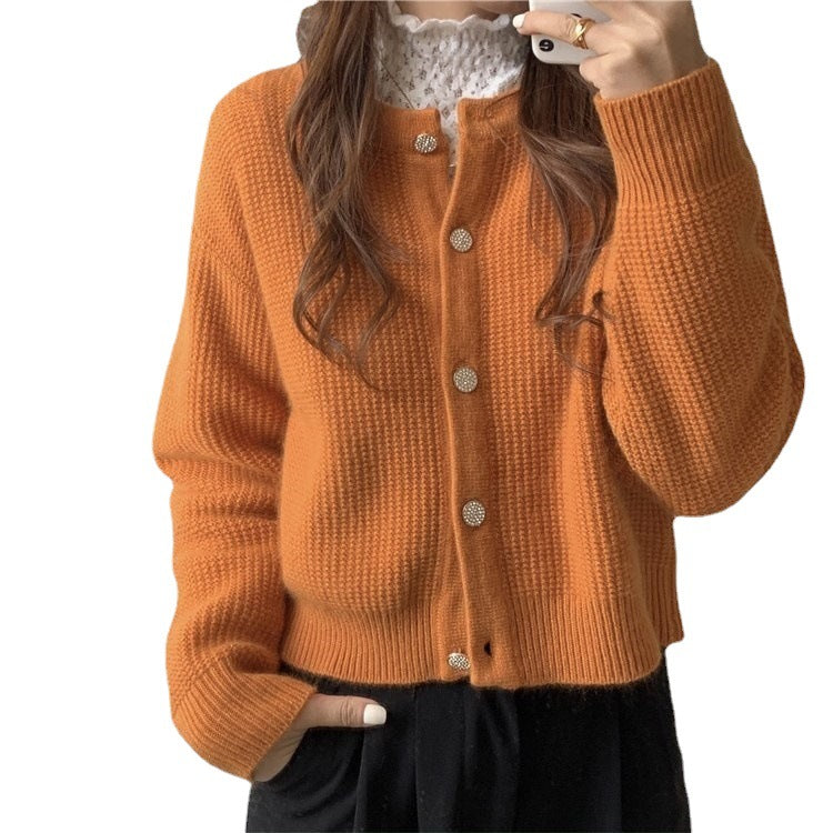 Cardigan pour femmes avec des détails de bouton sophistiqués et une coupe large Chic & Stil