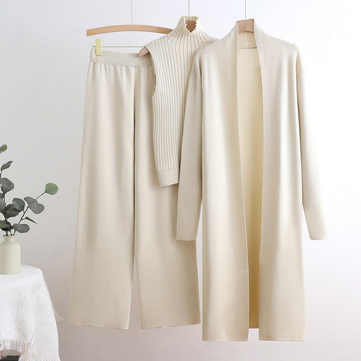 Comfortable knit loungewear set for women with long cardigan and ribbed t-shirts Lune London