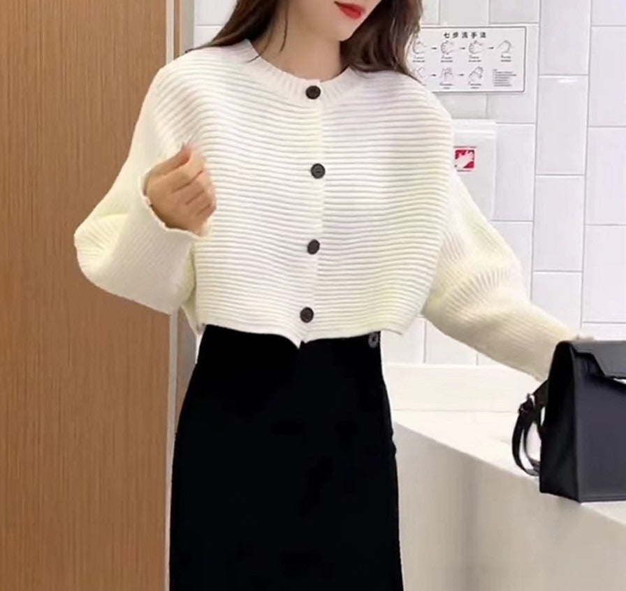 Cardigan ample pour femmes avec détails de boutons et coupe large Chic & Stil