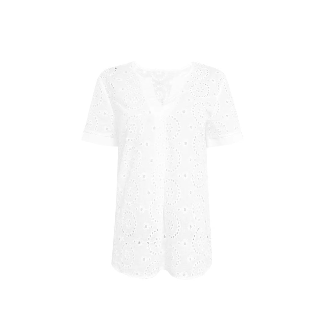 Women's shirt with openwork floral embroideries and V-neck Lune London