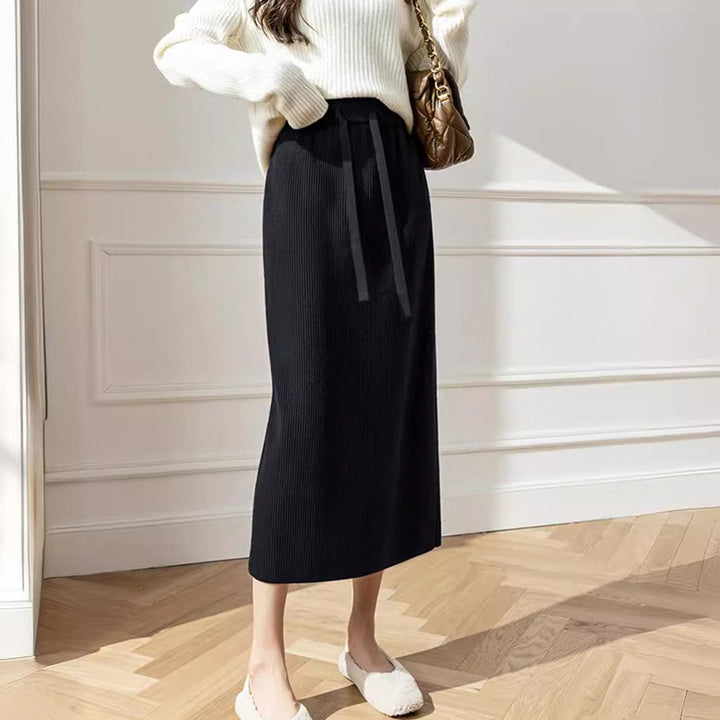 Lune London women's midi skirt with lace at the waist and ribbed design