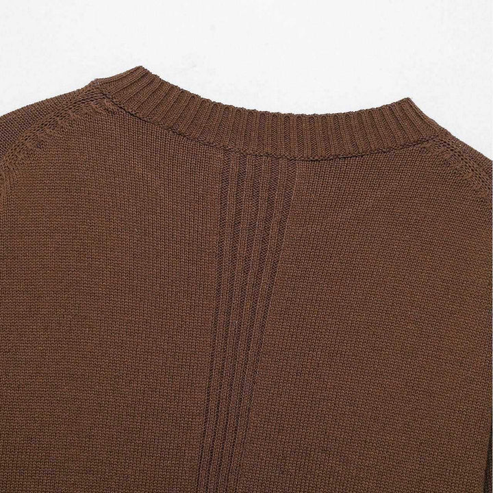 Casual knitted sweater for women with V-neck and wide edges Lune London