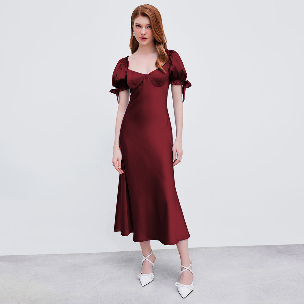 Robe midi pour femmes avec des manches bouffantes élégantes et un décolleté en V chic Chic & Stil