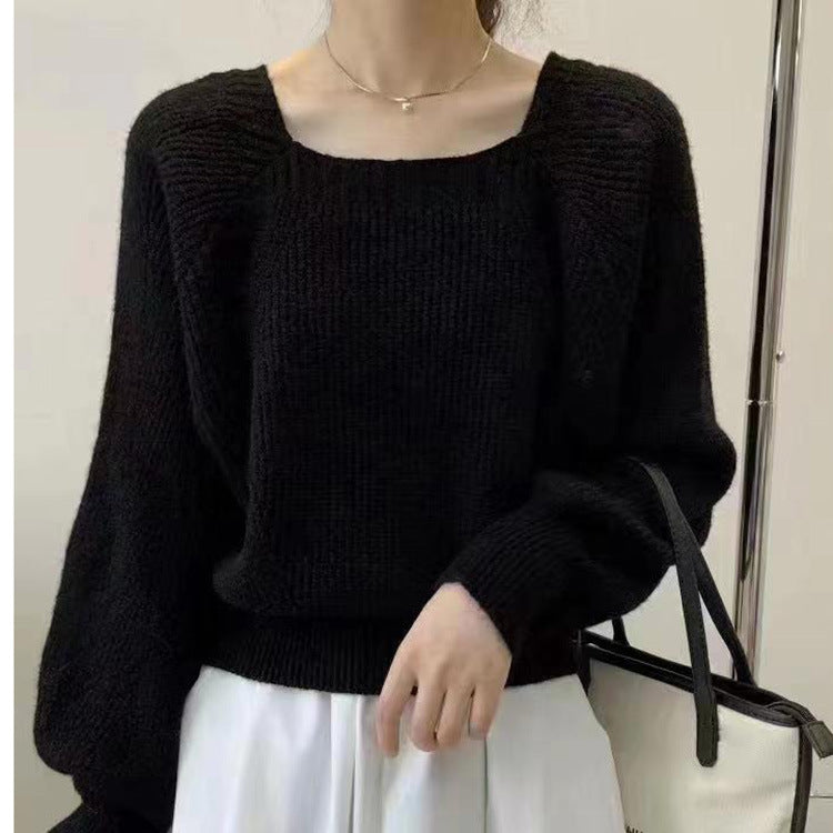 Casual knit sweater for women with a loose fit and a round neck Lune London