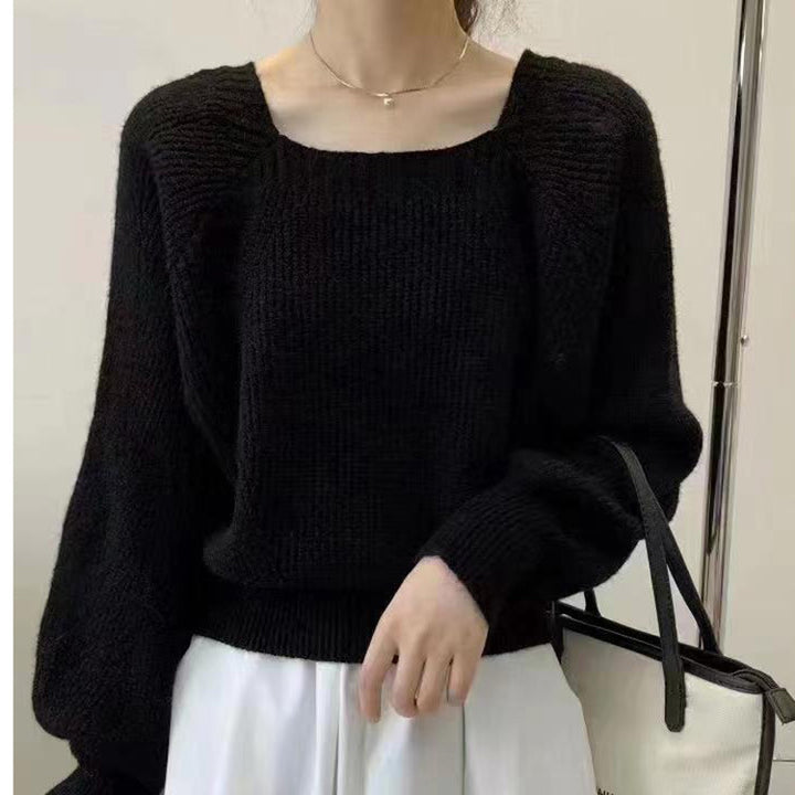 Casual knit sweater for women with a loose fit and a round neck Lune London